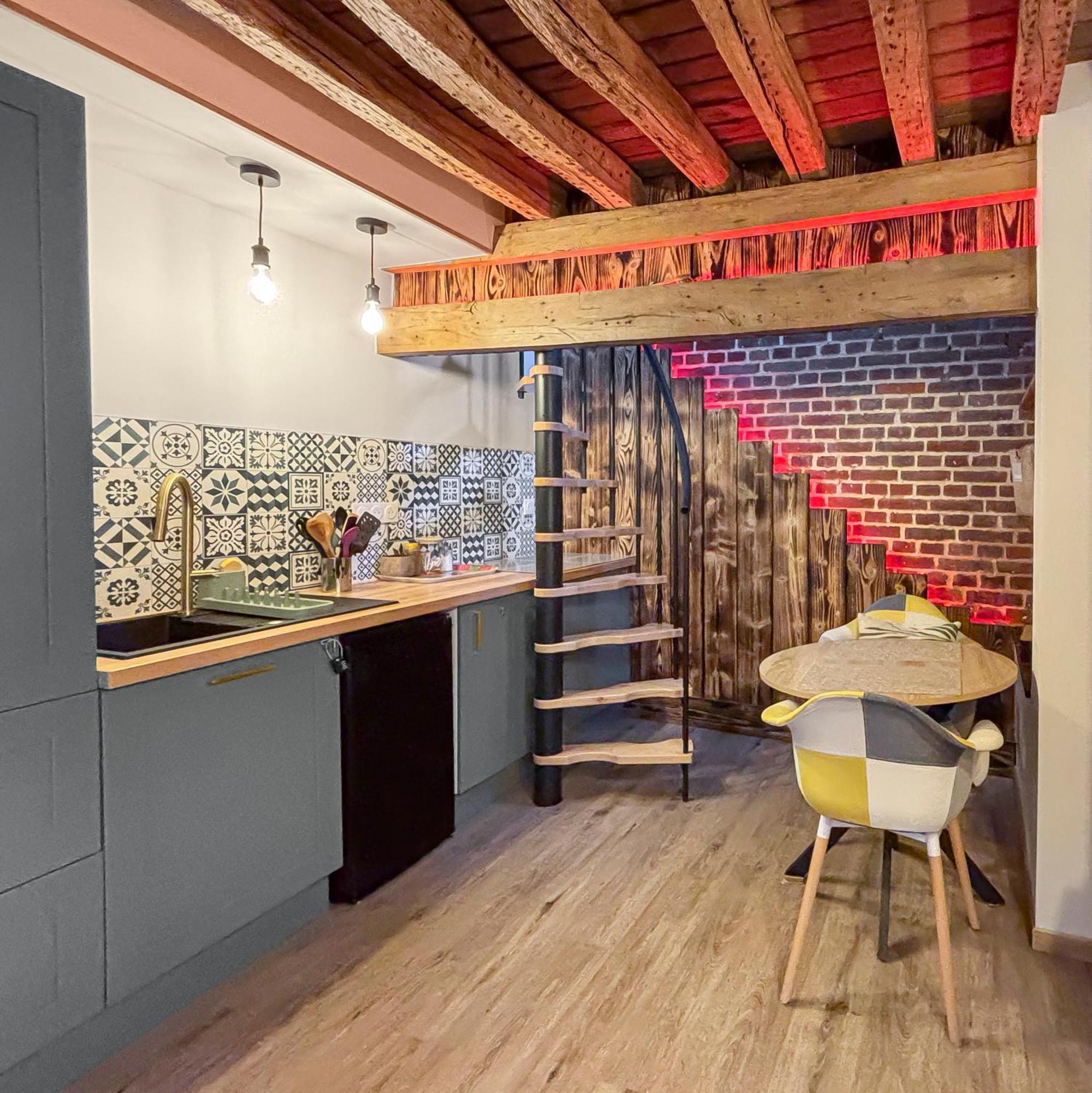 Duplex Cosy Avec Netflix & Amazon Prime Appartement Beauvais Buitenkant foto